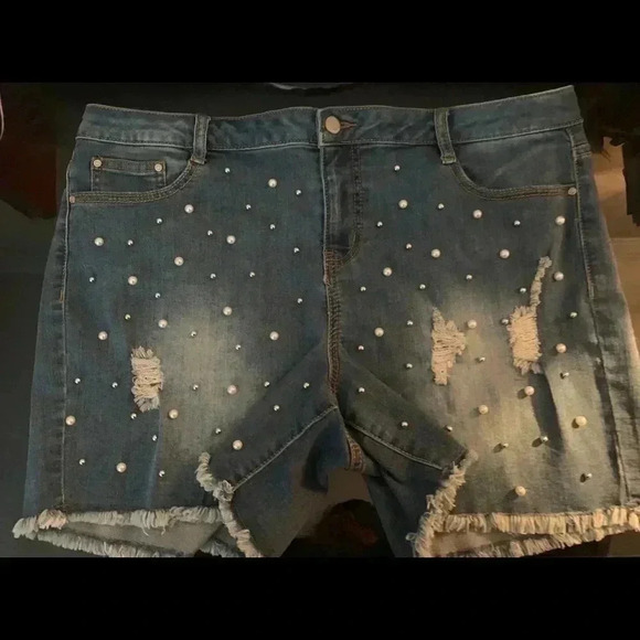 VERSONA DISTRESSED EMBELLISHED DENIM SHORTS - Picture 8 of 8